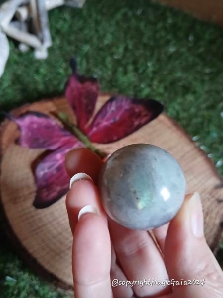 Sphère Labradorite ( socle en bois inclus )