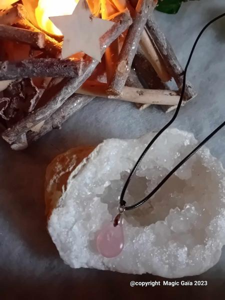 Pendentif goutte quartz rose 