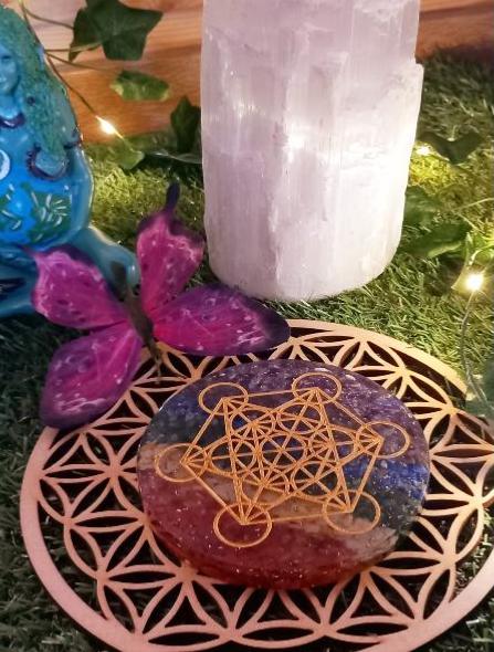 Plateau de rechargement orgonite 7 chakras symbole Métatron ( 11 cm )