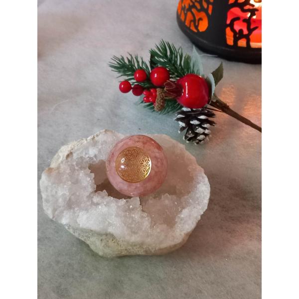 Sphère en orgonite quartz rose fleur de vie